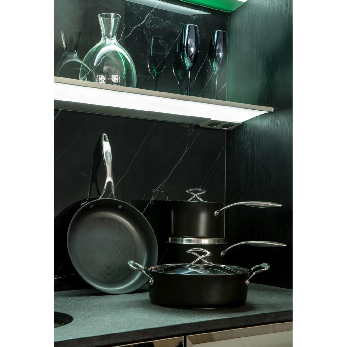 Circulon Style Hard Anodised Non-Stick Stockpot - 24cm