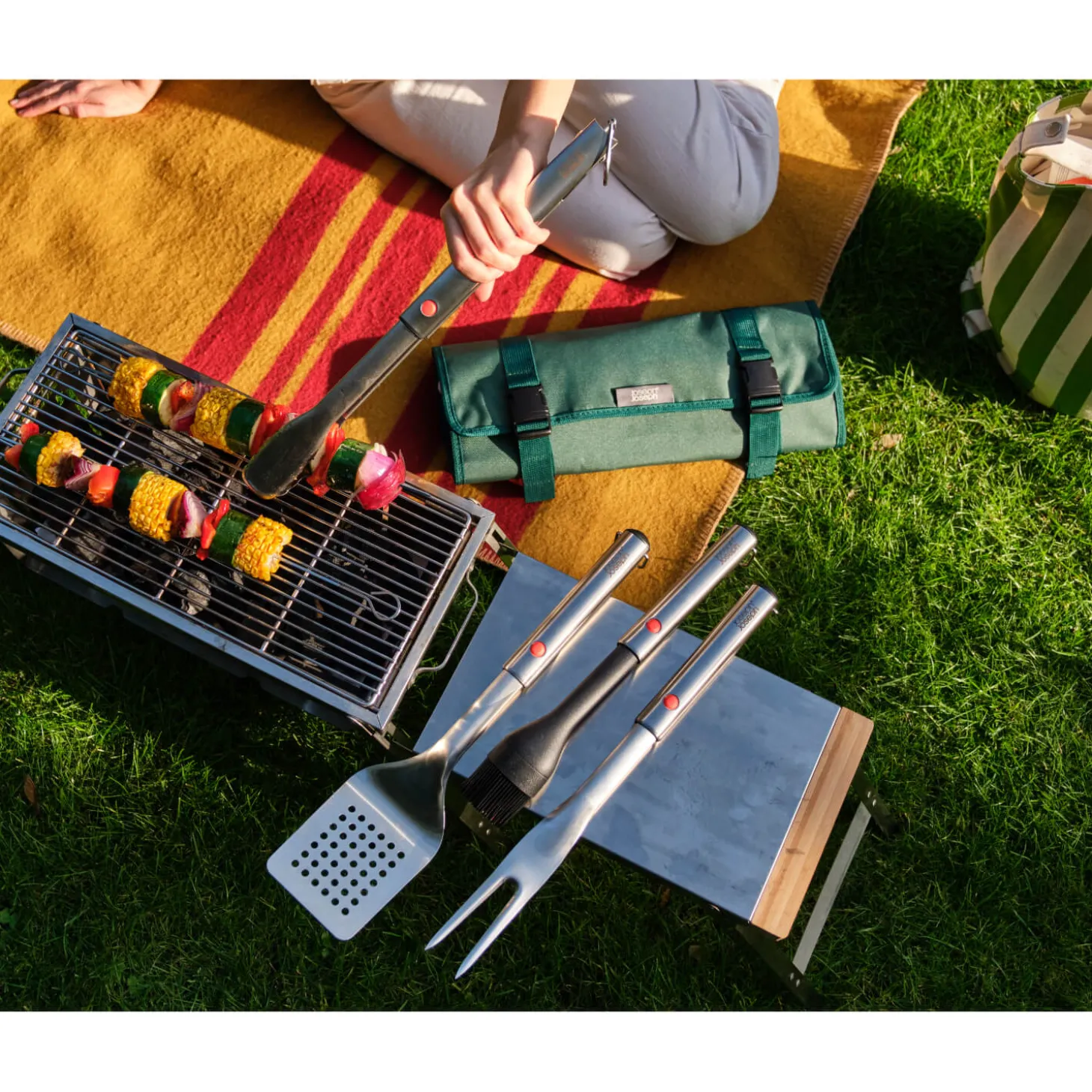Joseph Joseph GrillOut™ BBQ Retractable Basting Brush - Black