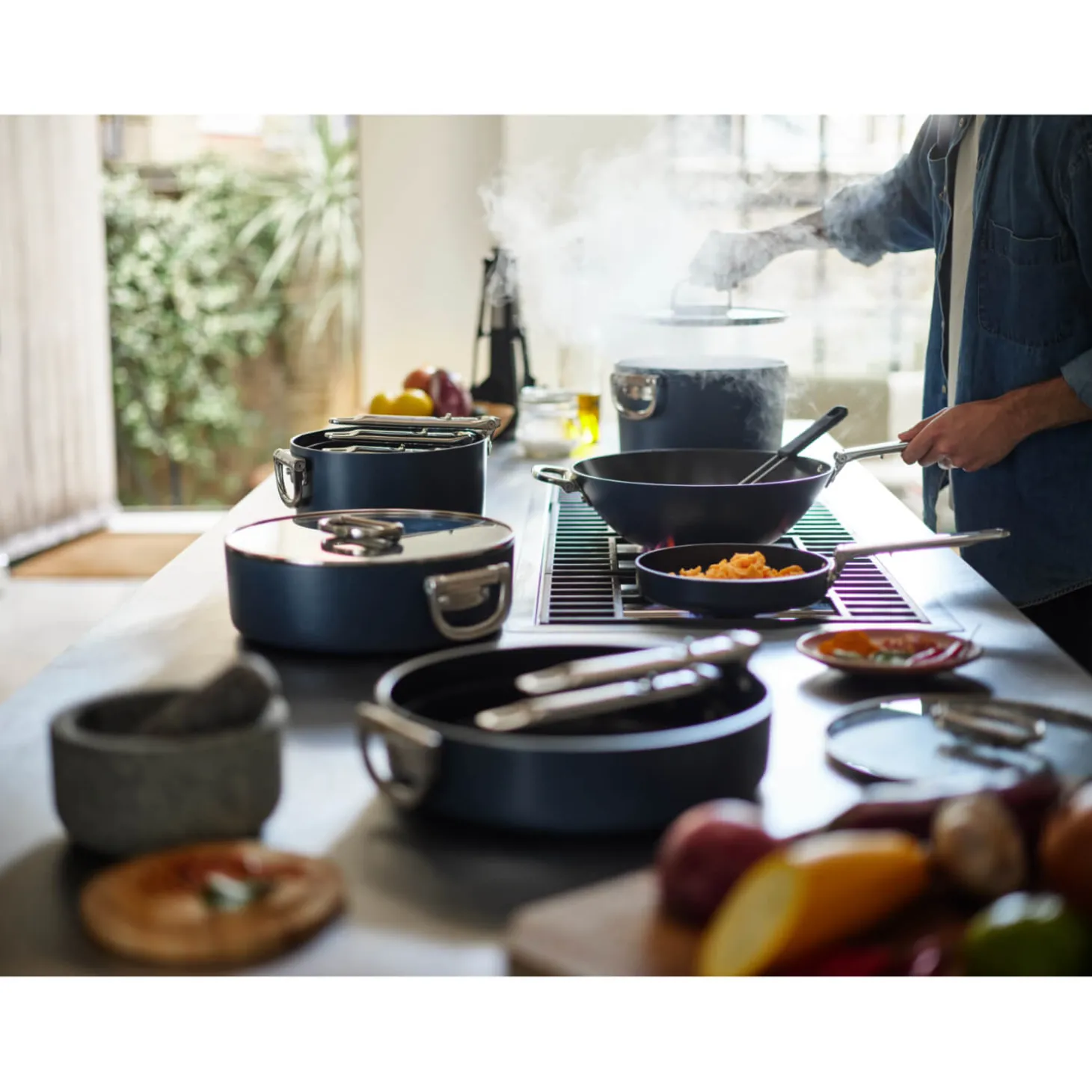 Joseph Joseph Space 28cm Non-Stick Folding Handle Saute Pan & Lid - Midnight Blue