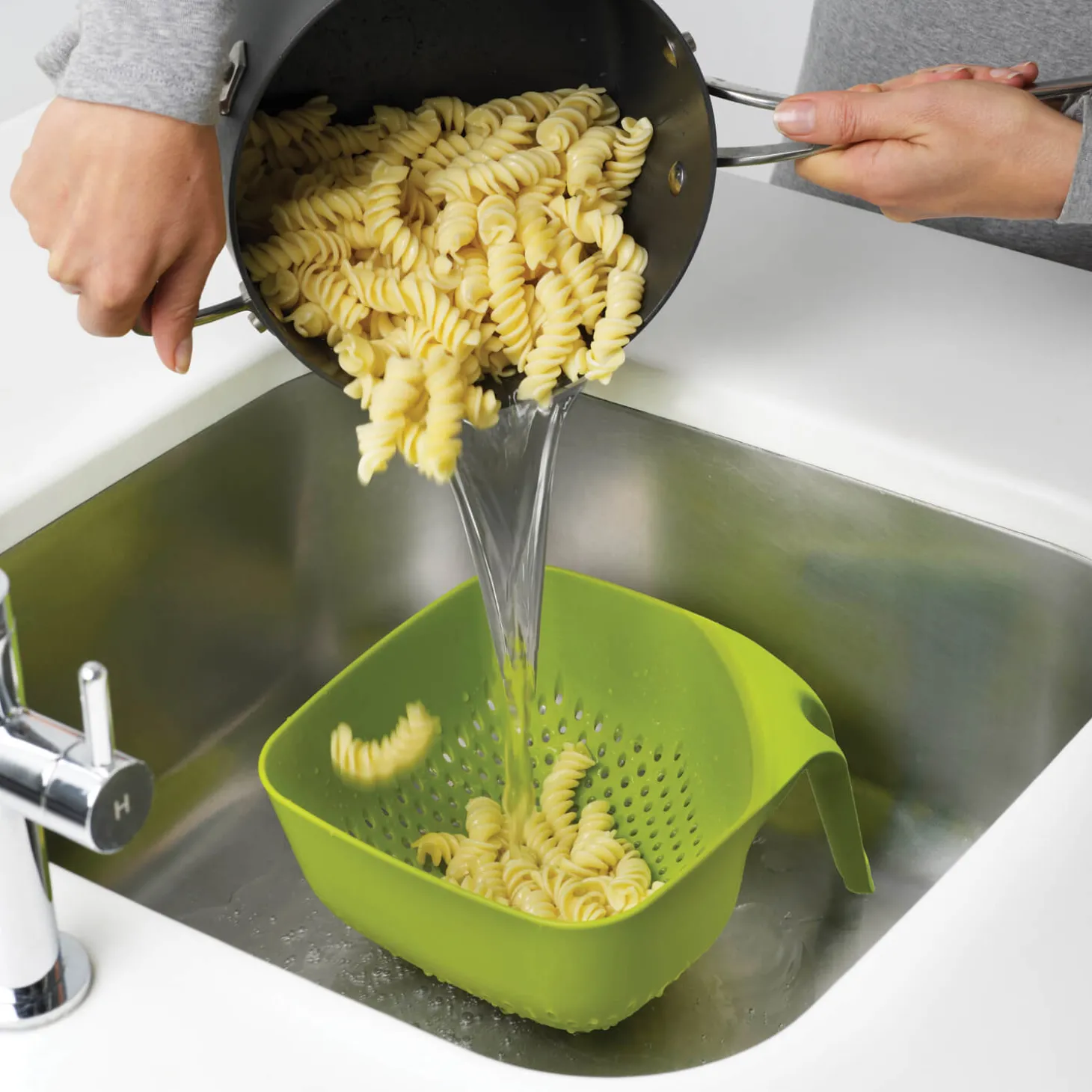 Joseph Joseph Square Colander - Green