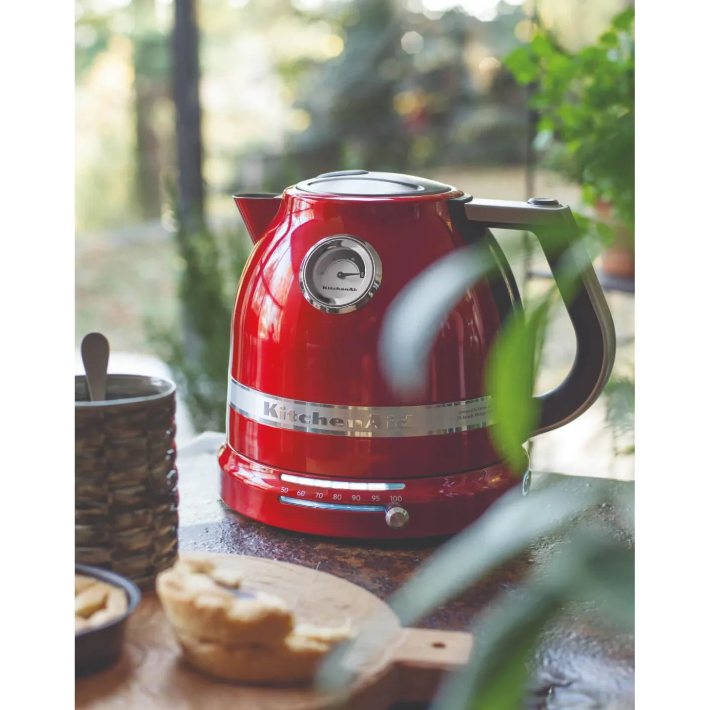 KitchenAid Artisan 5KEK1522BCA 1.5 Litre Kettle - Candy Apple