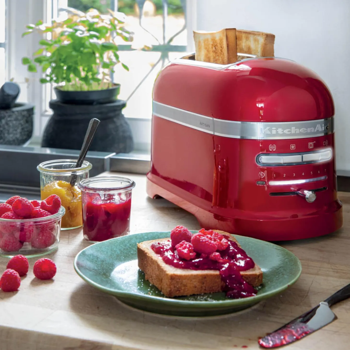 KitchenAid Artisan Kettle & 2 Slice Toaster Set - Candy Apple