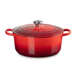 Le Creuset Signature Cast Iron 28cm Round Casserole - Cerise