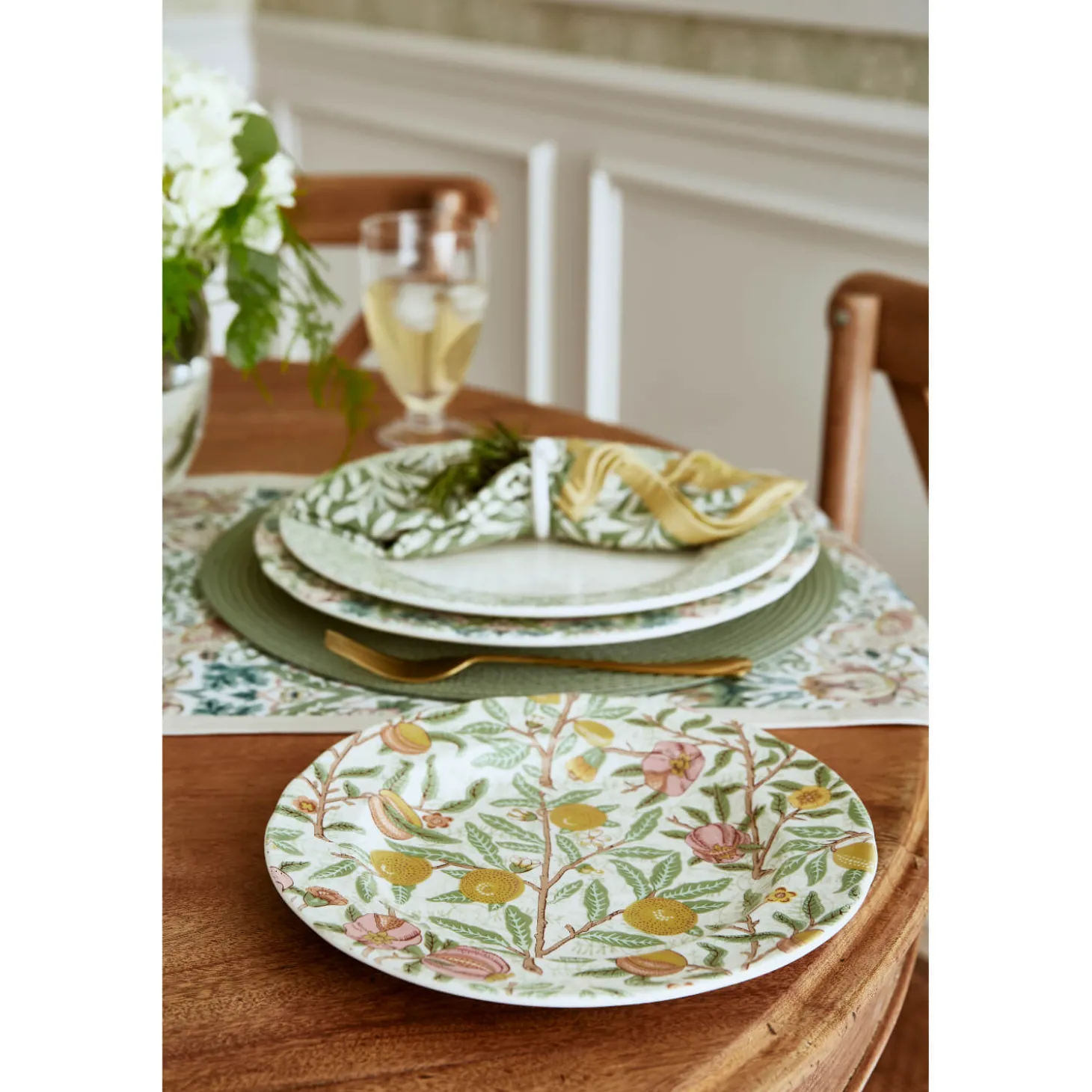 Morris & Co 23cm Earthenware Plate - Assorted