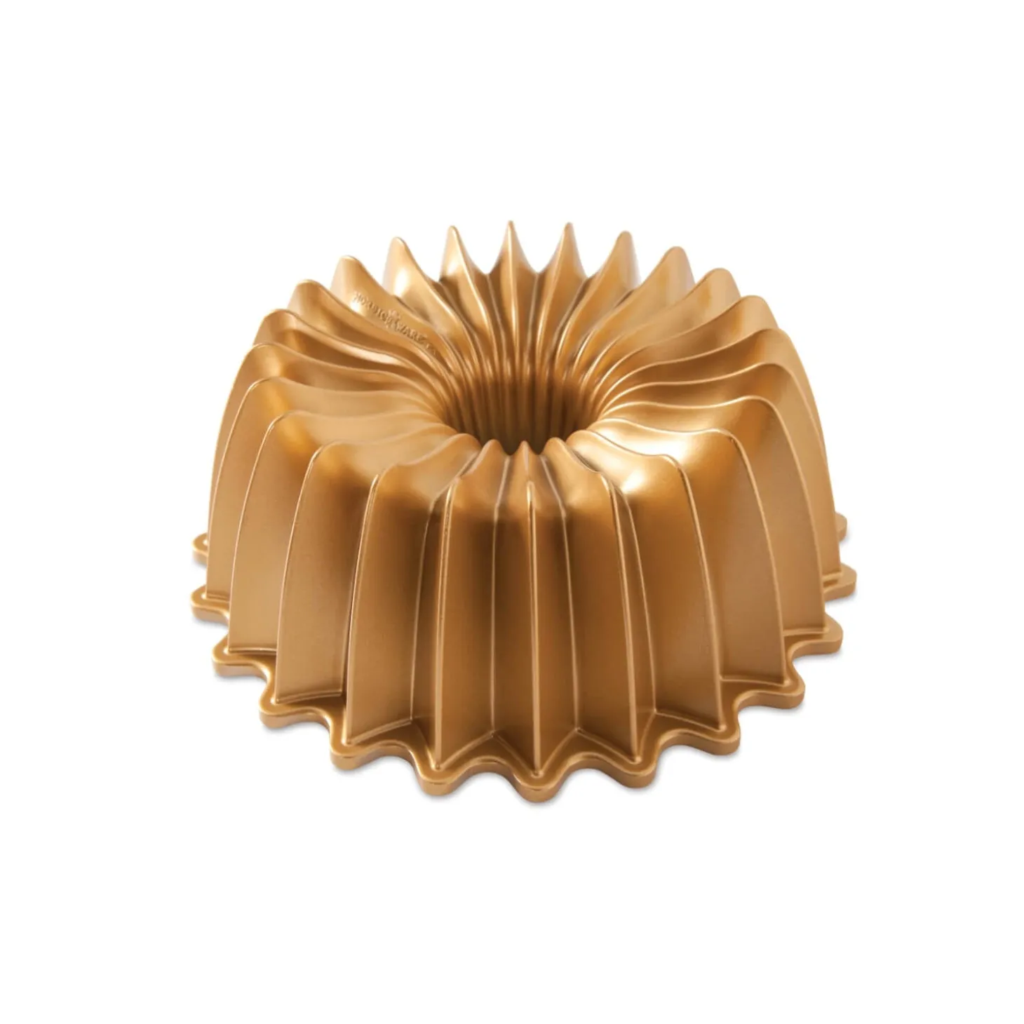 Nordic Ware Brilliance 10-Cup Bundt Pan - Gold