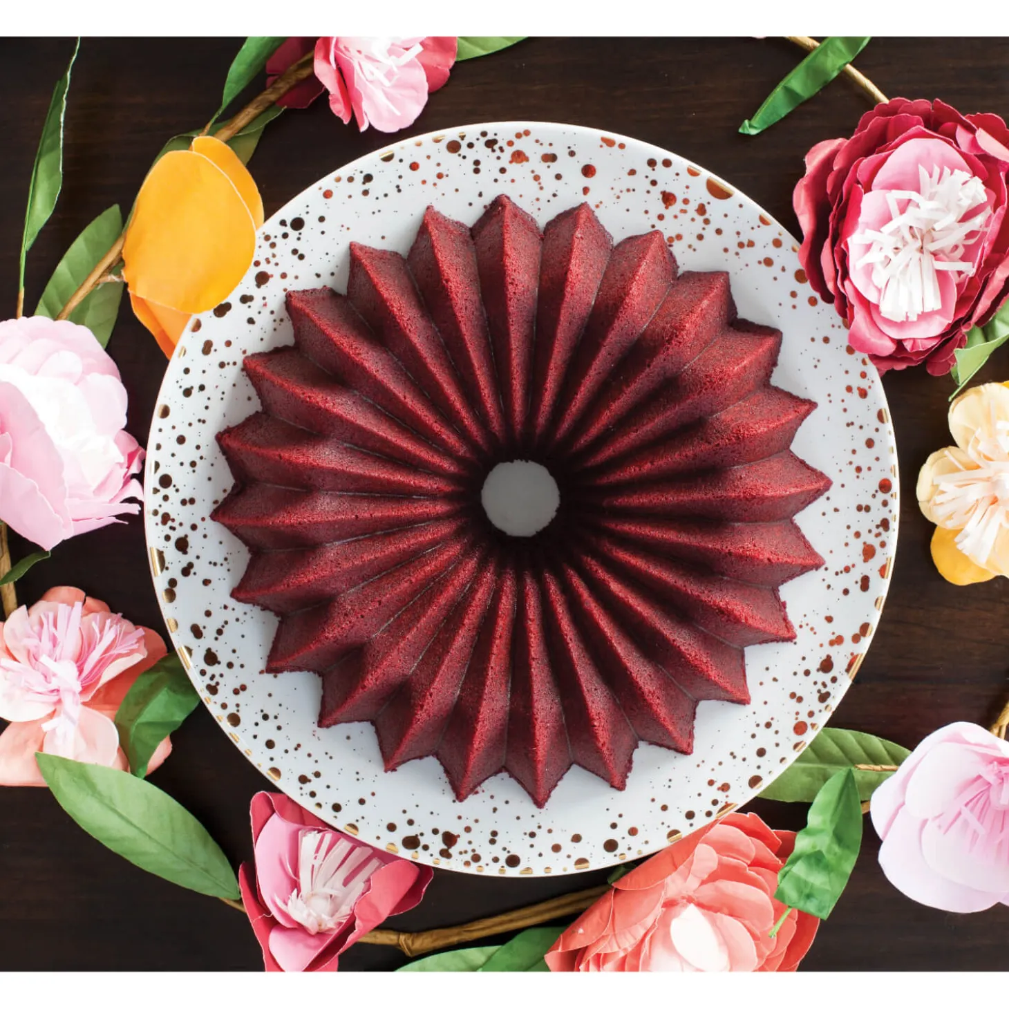 Nordic Ware Brilliance 10-Cup Bundt Pan - Gold