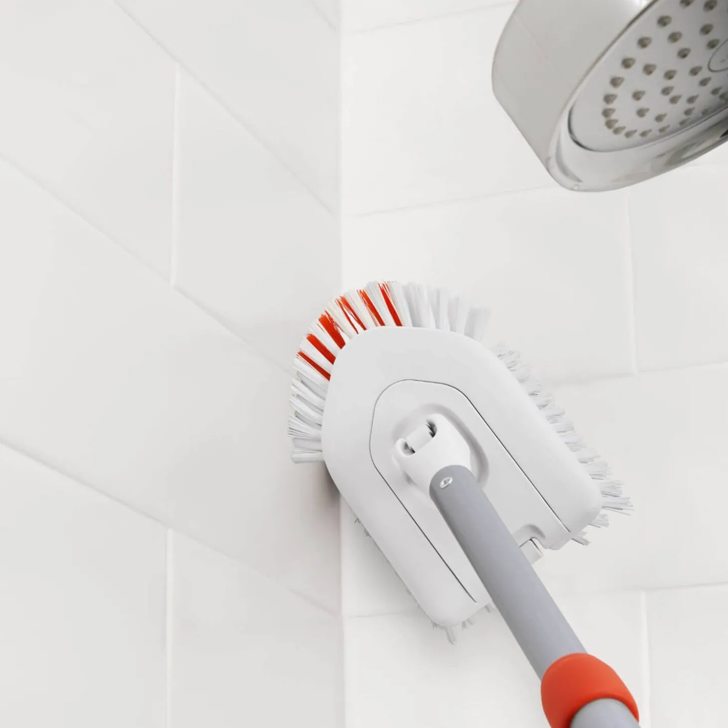 OXO Good Grips Extendable Tub & Tile Brush