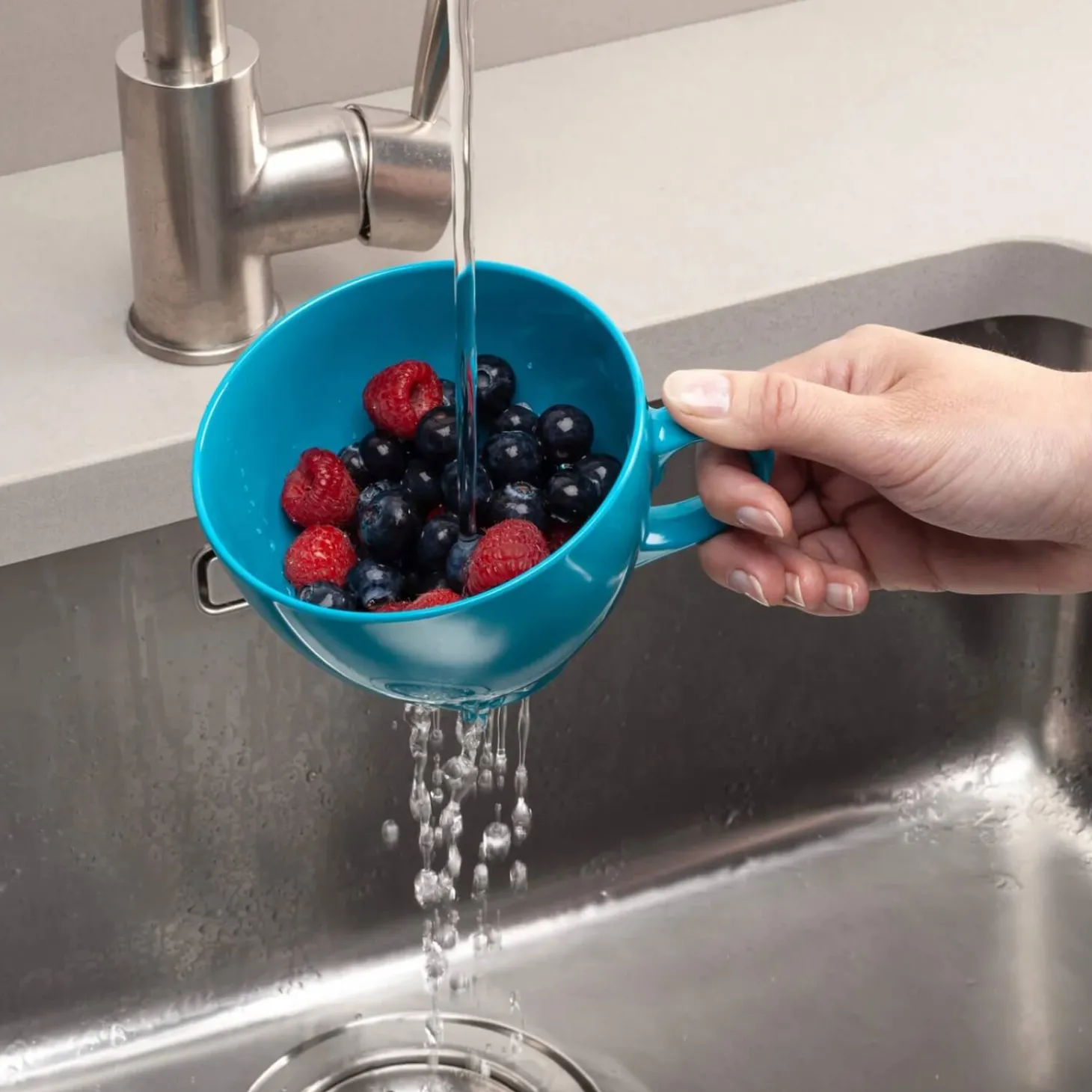 Zeal Berry 10cm Melamine Colander with Handle - Aqua